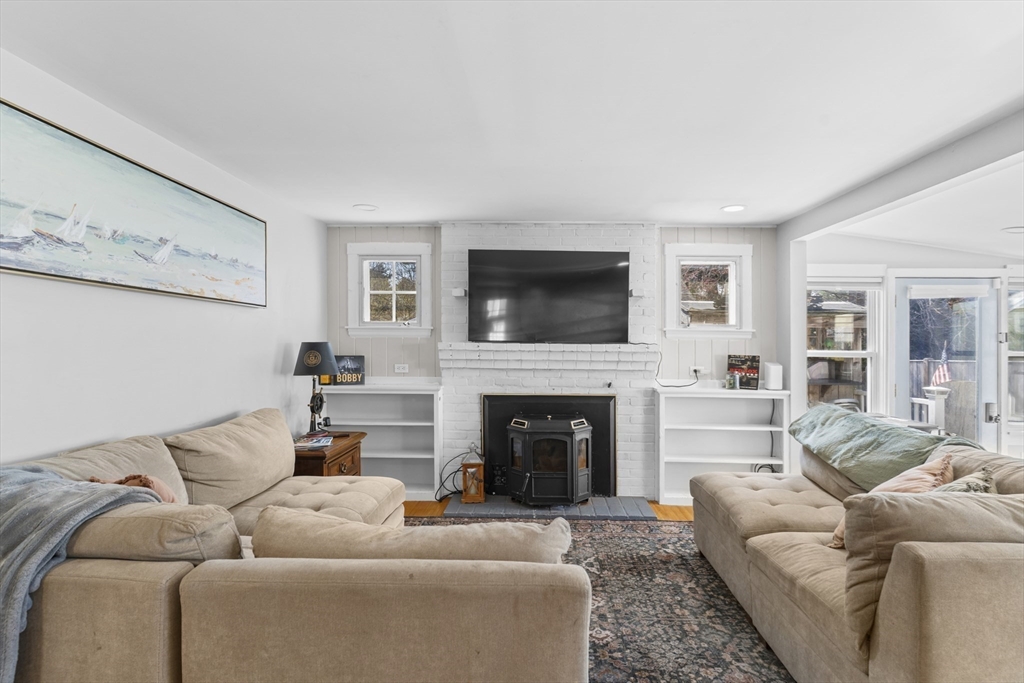 10 Beach Road Pembroke, MA 02359 - Photo 14 of 37