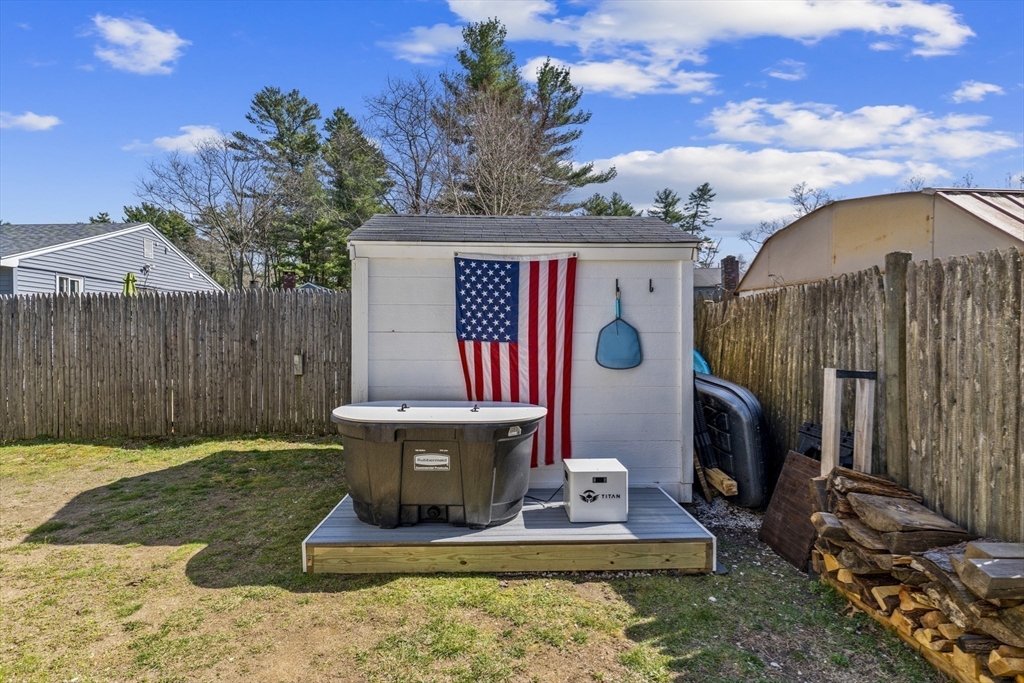 10 Beach Road Pembroke, MA 02359 - Photo 22 of 37