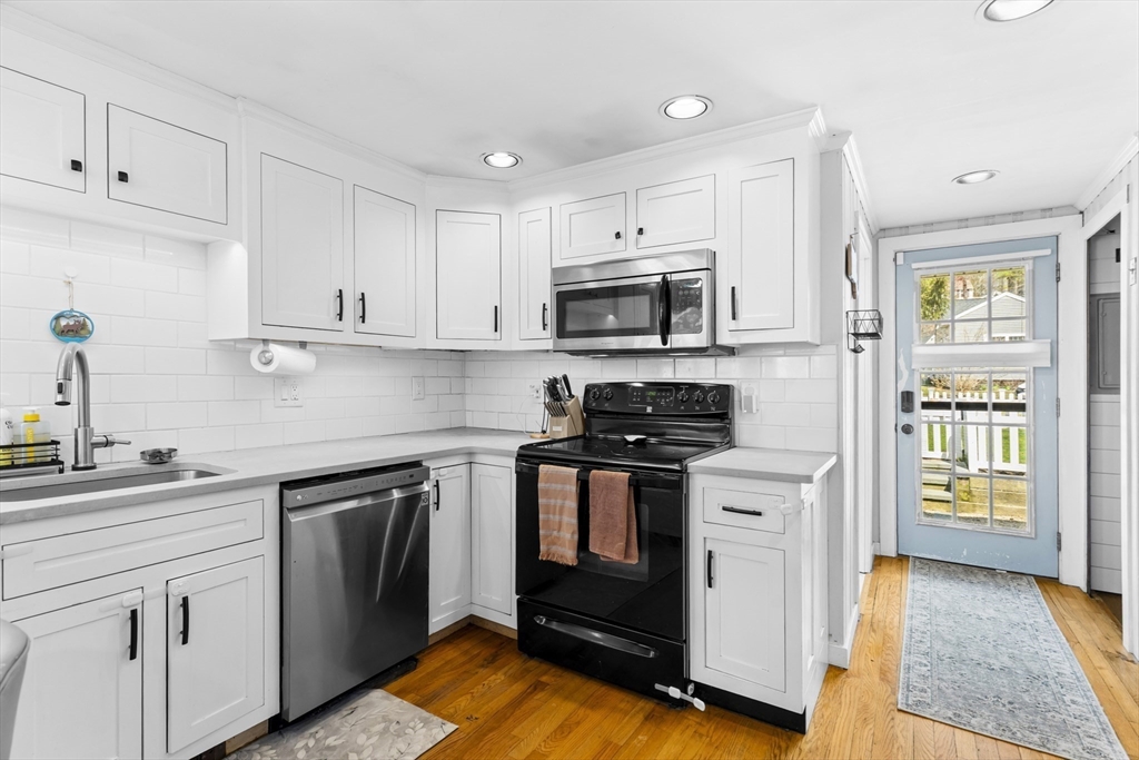 10 Beach Road Pembroke, MA 02359 - Photo 9 of 37