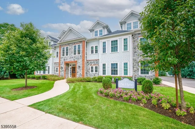 $5,400 | 29 Euclid Avenue, Unit 203, Summit, NJ 07901