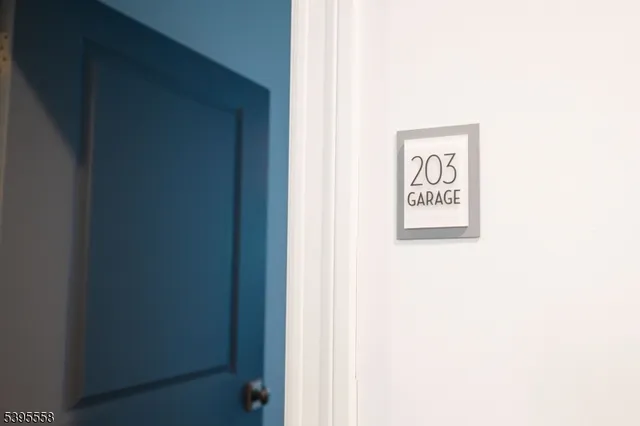 $5,300 | 29 Euclid Avenue, Unit 203, Summit, NJ 07901