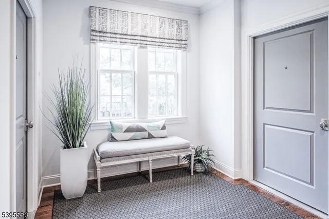 $5,300 | 29 Euclid Avenue, Unit 203, Summit, NJ 07901