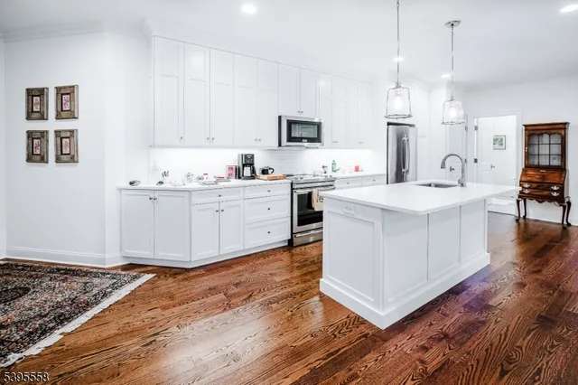 $5,400 | 29 Euclid Avenue, Unit 203, Summit, NJ 07901