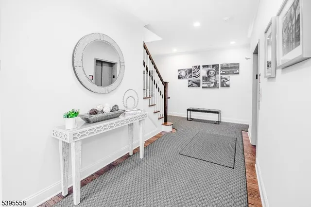 $5,300 | 29 Euclid Avenue, Unit 203, Summit, NJ 07901