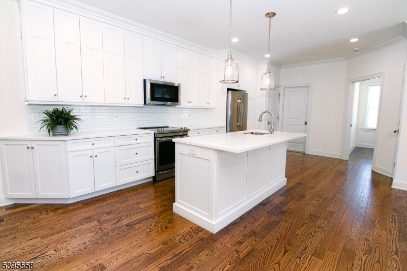 29 Euclid Avenue, Unit 203 Summit, NJ 07901 - Photo 4 of 19