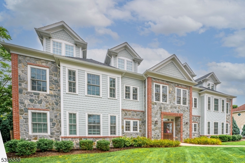 29 Euclid Avenue, Unit 203 Summit, NJ 07901 - Photo 6 of 15