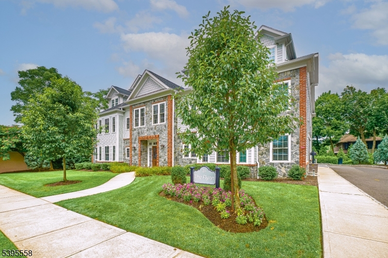 29 Euclid Avenue, Unit 203 Summit, NJ 07901 - Photo 7 of 15