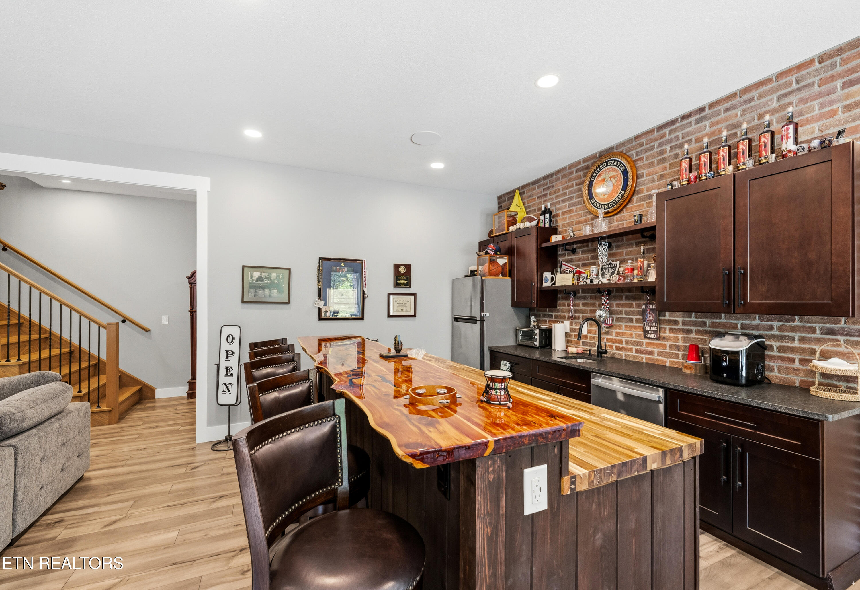 300 Black Fox Road Washburn, TN 37888 - Photo 34 of 53 Custom bar