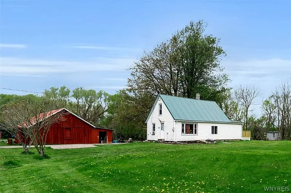 $194,900 | 15155 White City Road, Barre, NY 14058