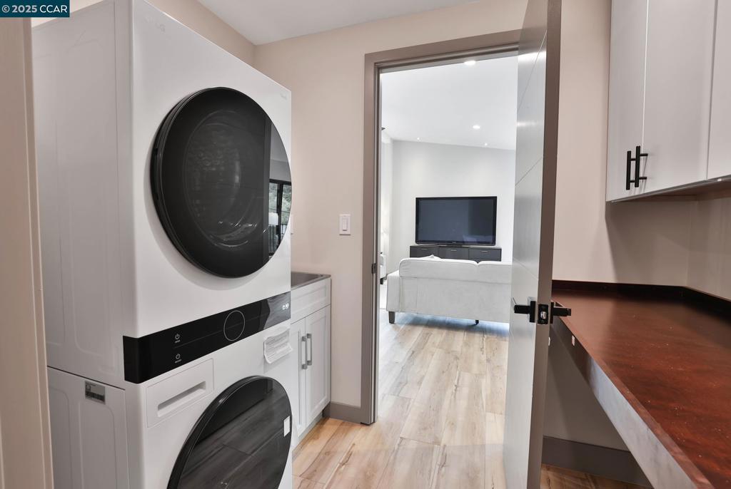 946 Risa Road Lafayette, CA 94549 - Photo 12 of 34 Laundry Room