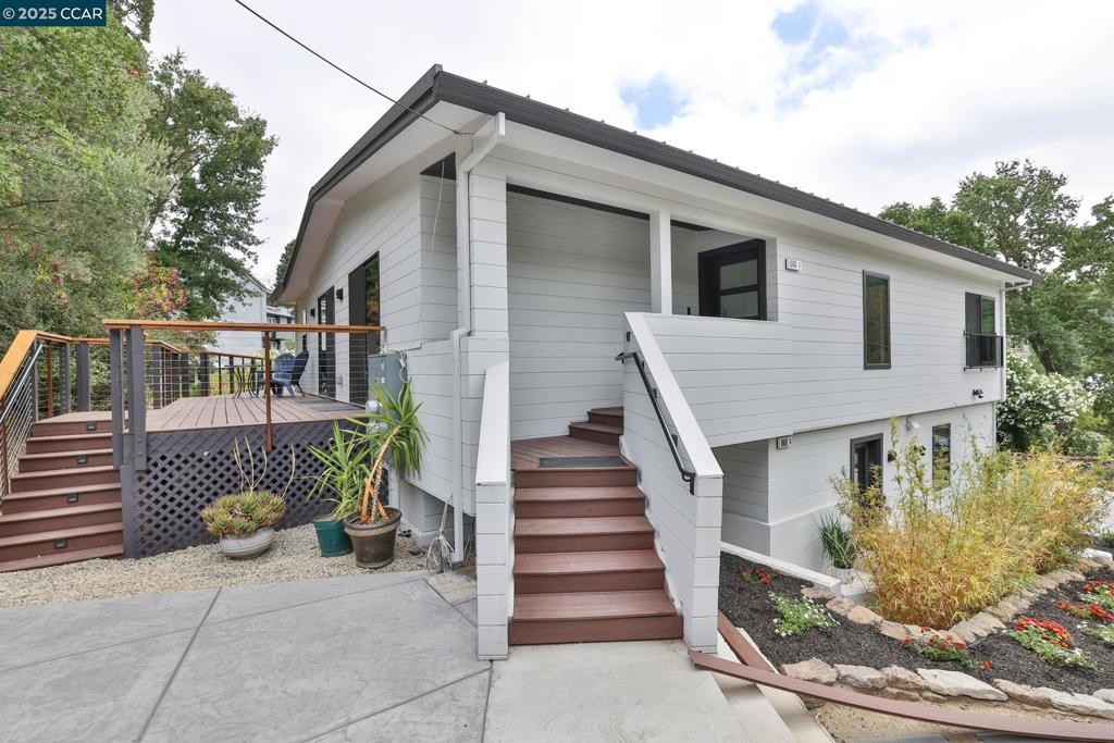 946 Risa Road Lafayette, CA 94549 - Photo 2 of 34 946B Stairs