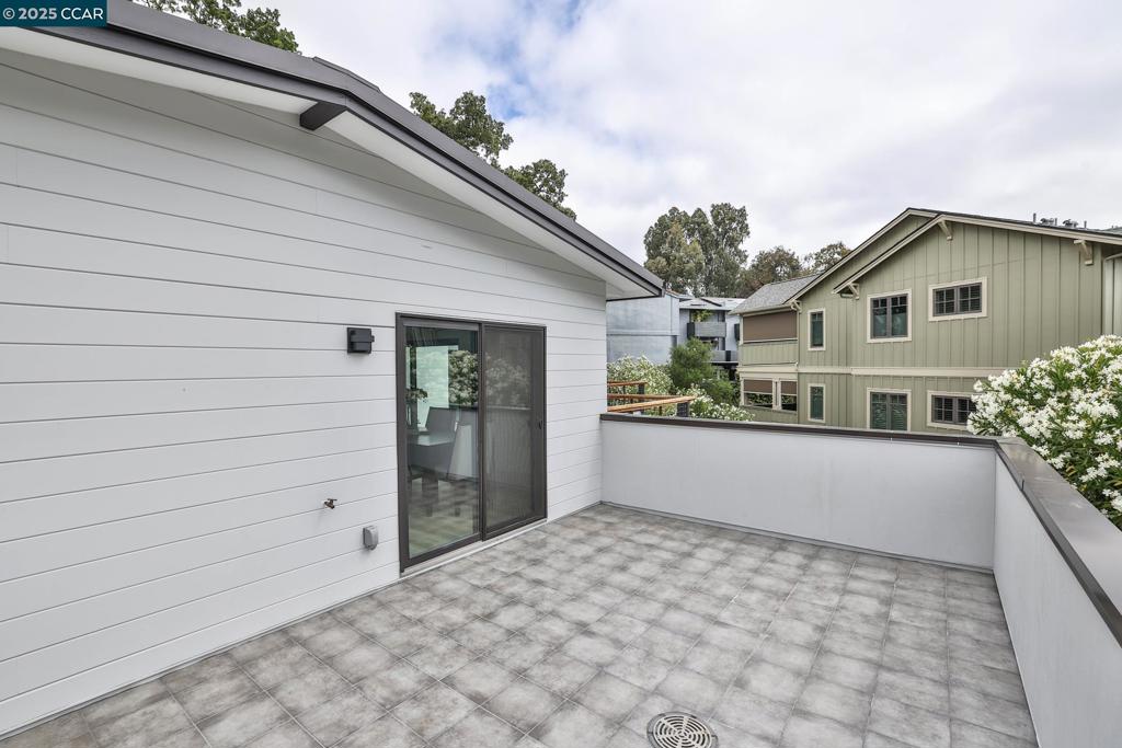 946 Risa Road Lafayette, CA 94549 - Photo 21 of 34 South Deck