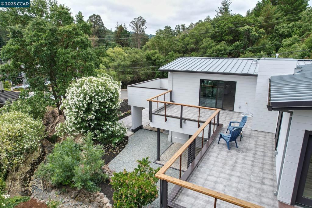 946 Risa Road Lafayette, CA 94549 - Photo 29 of 34 Wrap Around Deck