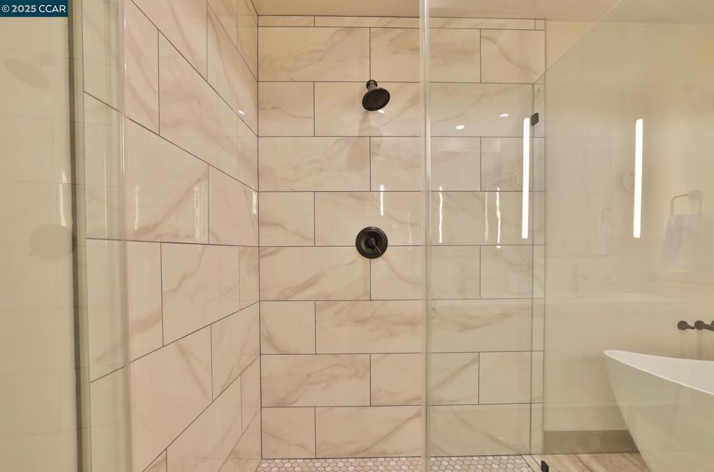 946 Risa Road Lafayette, CA 94549 - Photo 33 of 34 Master Bathroom