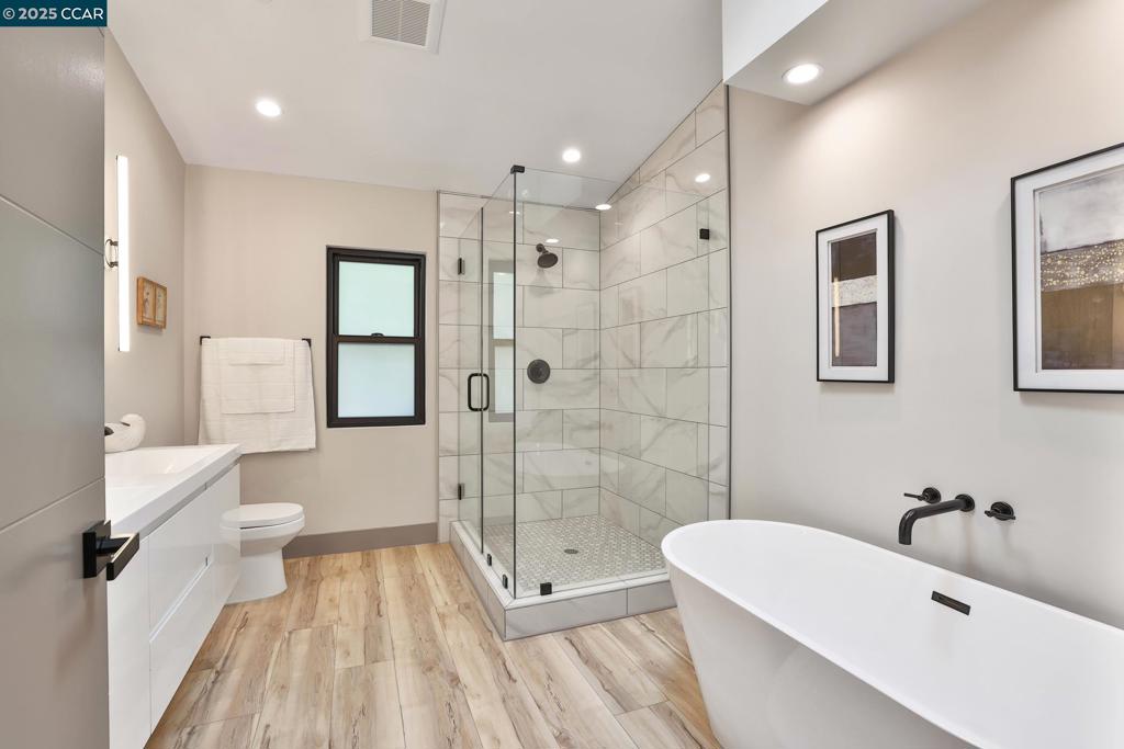 946 Risa Road Lafayette, CA 94549 - Photo 34 of 34 Master Bathroom