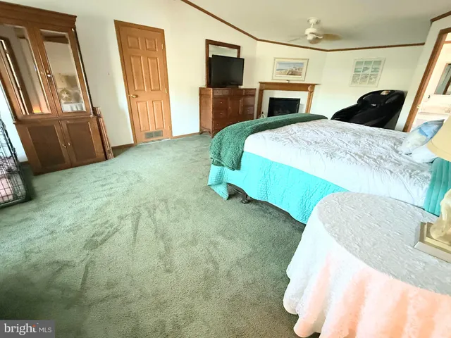 a close view of sink and tap