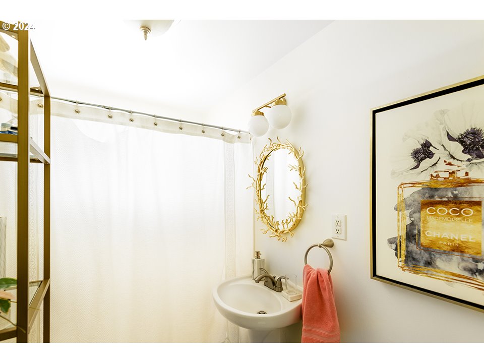 12175 Southwest 9th Street Beaverton, OR 97005 - Photo 23 of 37 Gallery Image 23