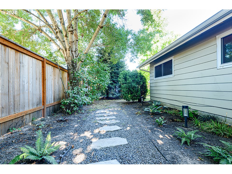 12175 Southwest 9th Street Beaverton, OR 97005 - Photo 33 of 37 Gallery Image 33