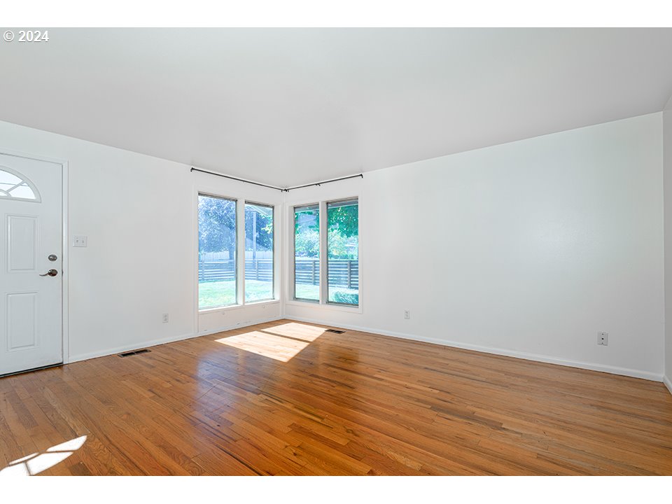 12175 Southwest 9th Street Beaverton, OR 97005 - Photo 10 of 37 Gallery Image 10