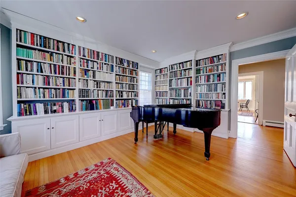 $8,000 | 37 Barnes Street, Providence, RI 02906