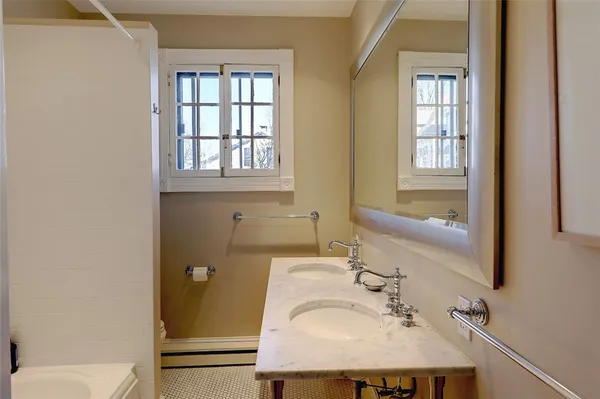 $8,000 | 37 Barnes Street, Providence, RI 02906