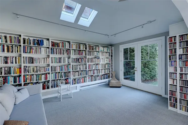 $8,000 | 37 Barnes Street, Providence, RI 02906