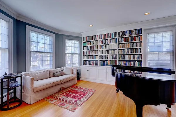 $8,000 | 37 Barnes Street, Providence, RI 02906