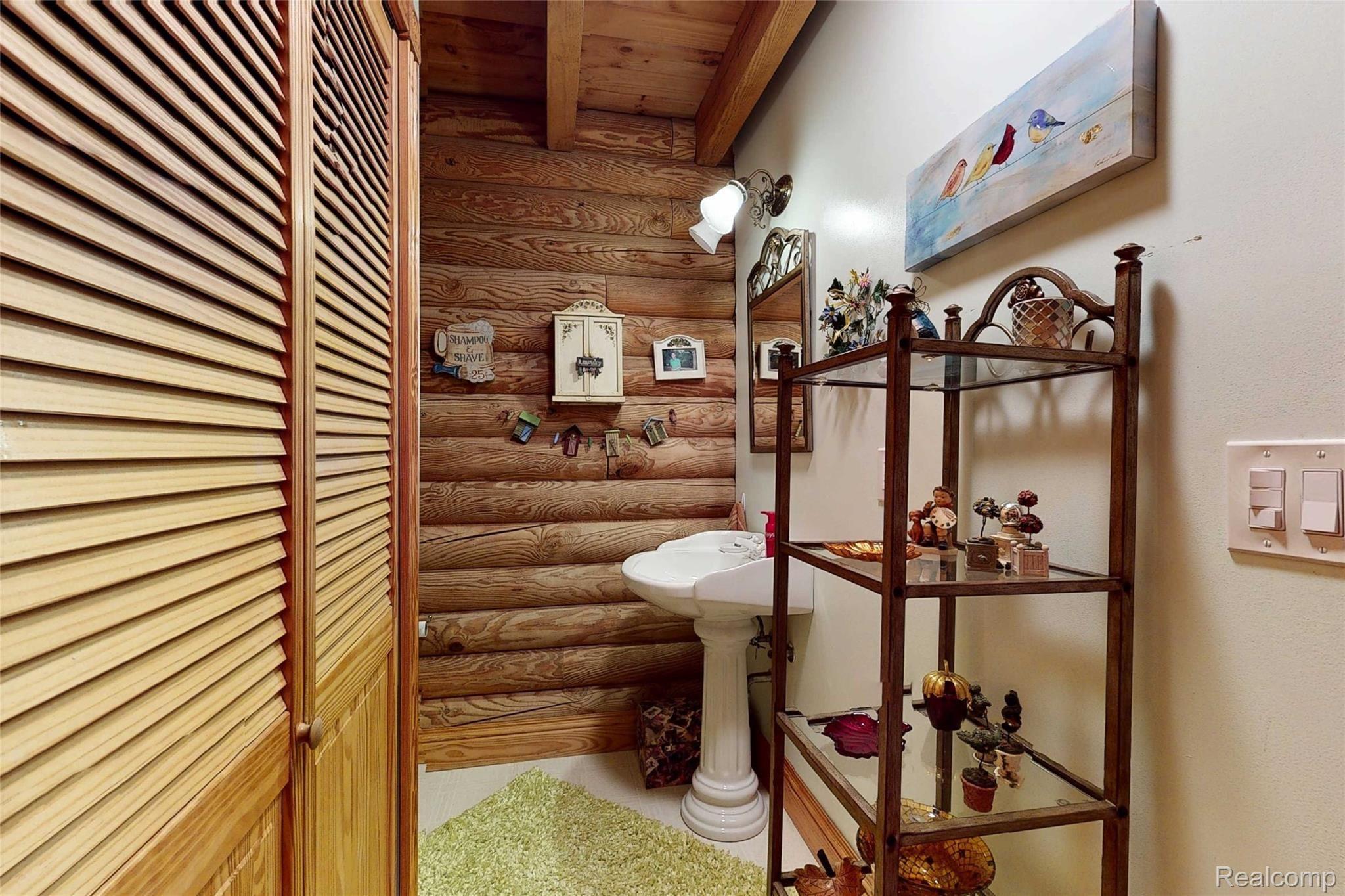 10118 Coldwater Road Flushing, MI 48433 - Photo 21 of 62 10118-Coldwater-Rd-17 Bathroom.jpg
