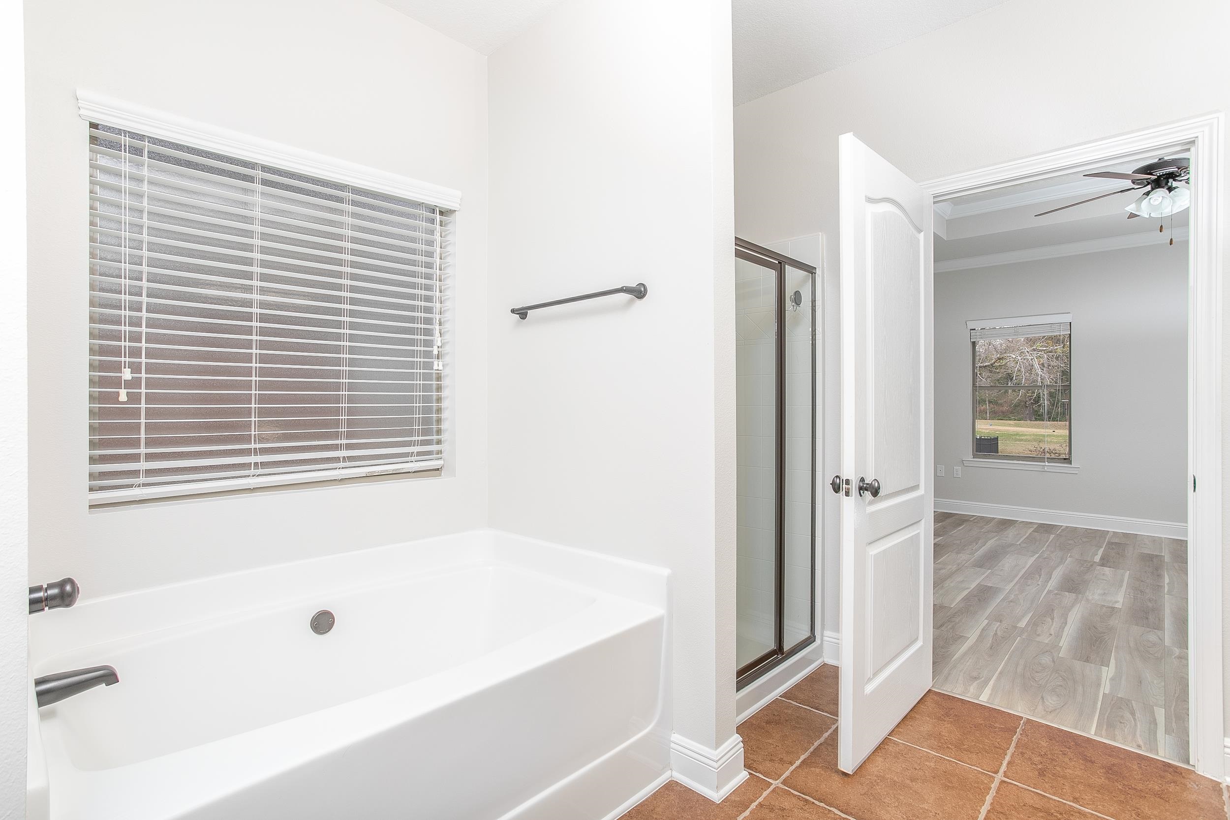 23327 Dundee Circle Foley, AL 36535 - Photo 21 of 30 Master Bath
