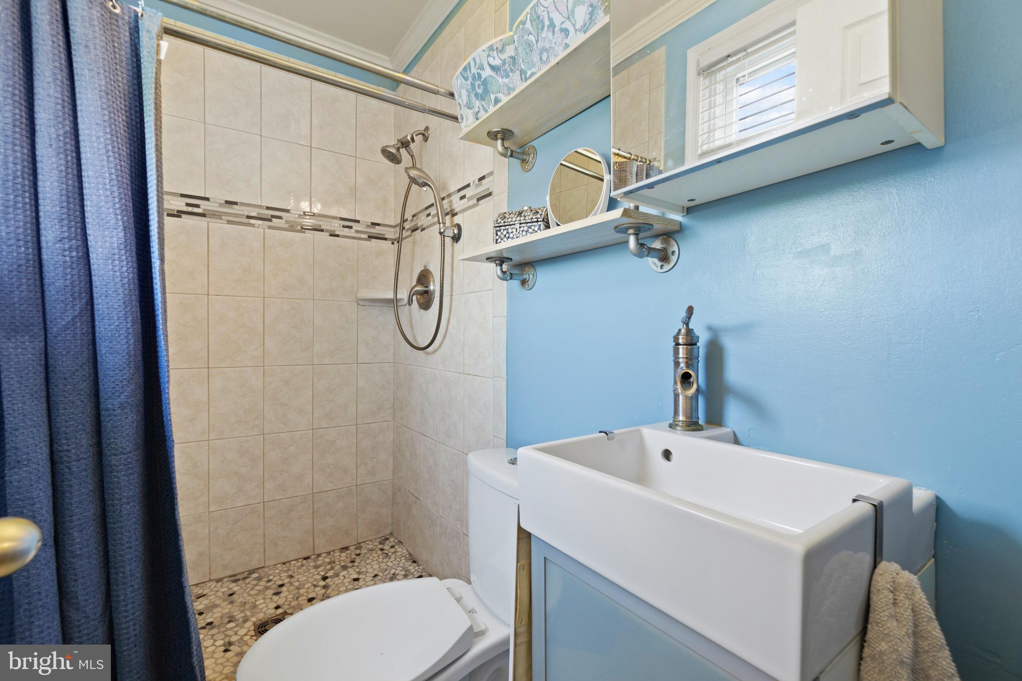 3316 Randall Road Suitland, MD 20746 - Photo 6 of 21 Full Bathroom adjoining Primary Bedroom