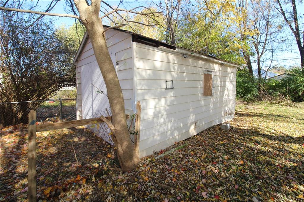 2017 North Riley Avenue Indianapolis, IN 46218 - Photo 5 of 23 Gallery Image 5