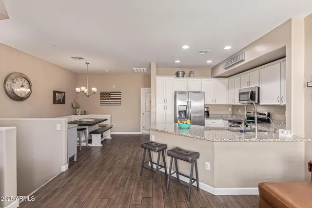 $2,400 | 240 West Juniper Avenue, Gilbert, AZ 85233