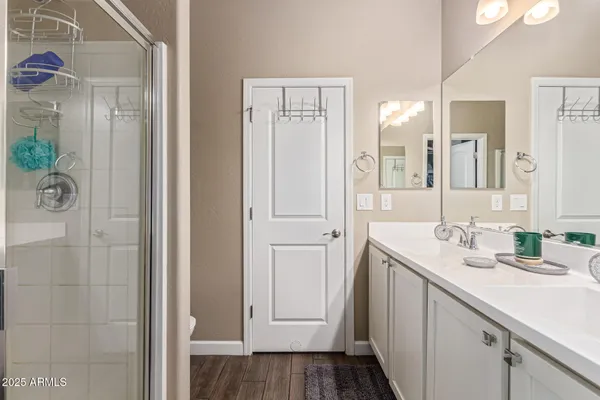 $2,400 | 240 West Juniper Avenue, Gilbert, AZ 85233