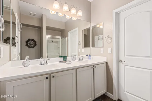 $2,400 | 240 West Juniper Avenue, Gilbert, AZ 85233