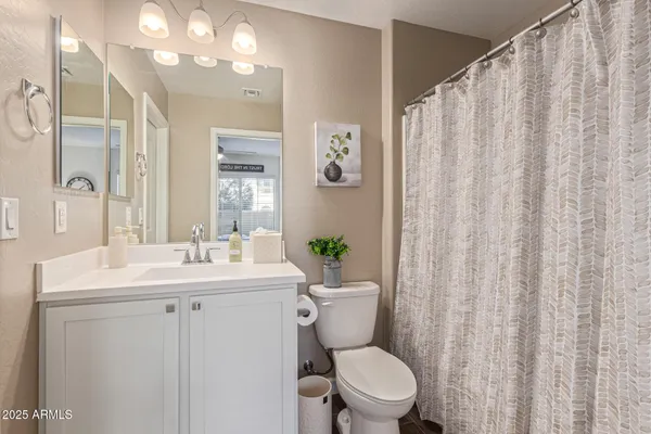 $2,400 | 240 West Juniper Avenue, Gilbert, AZ 85233