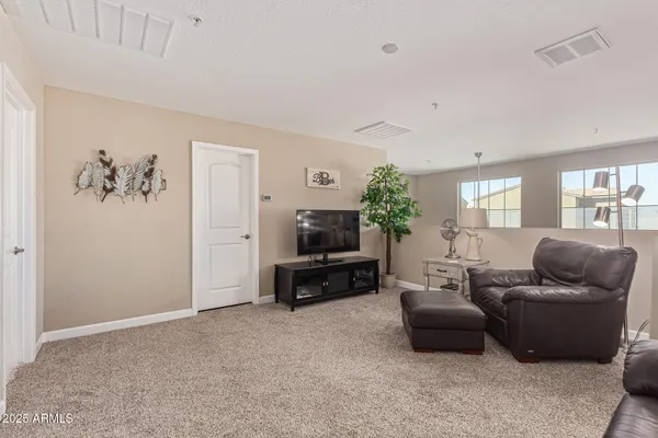 $2,400 | 240 West Juniper Avenue, Gilbert, AZ 85233