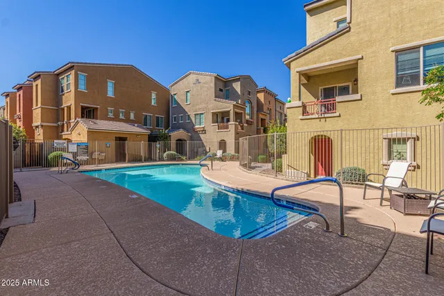 $2,400 | 240 West Juniper Avenue, Gilbert, AZ 85233