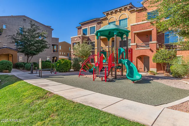 $2,400 | 240 West Juniper Avenue, Gilbert, AZ 85233