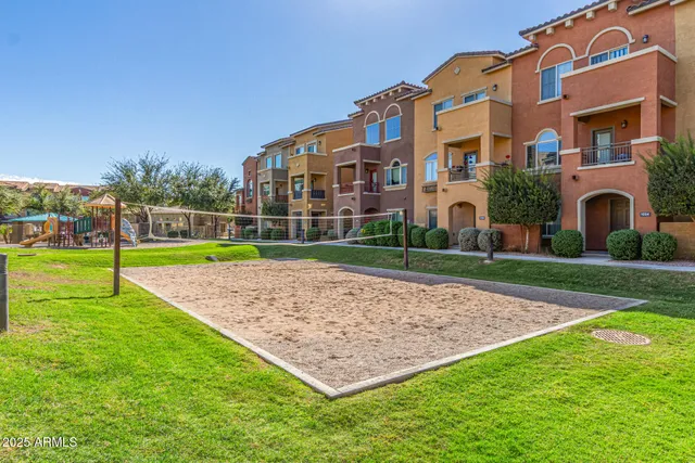 $2,400 | 240 West Juniper Avenue, Gilbert, AZ 85233