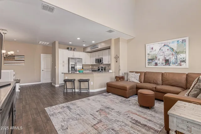 $2,400 | 240 West Juniper Avenue, Gilbert, AZ 85233