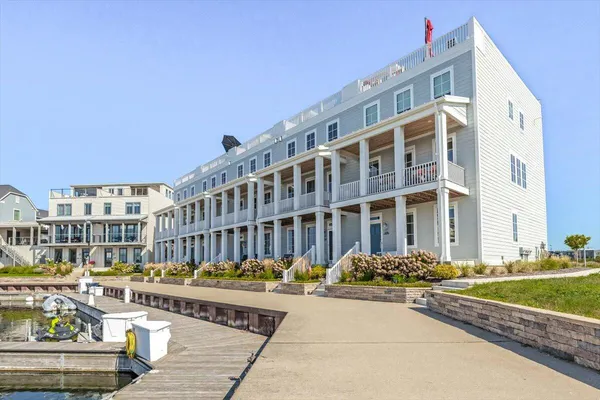 $1,100,000 | 126 Mariners Cove, St. Joseph, MI 49085