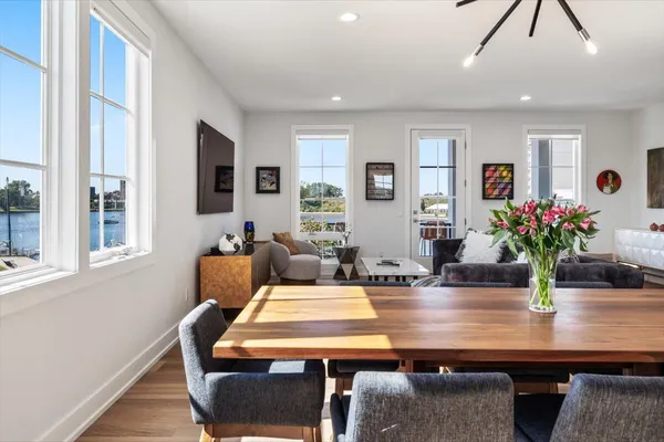 $1,100,000 | 126 Mariners Cove, St. Joseph, MI 49085