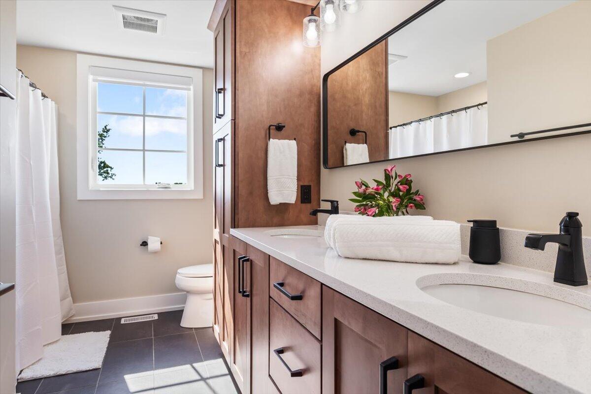 126 Mariners Cove St. Joseph, MI 49085 - Photo 31 of 53 46-EK2A6820