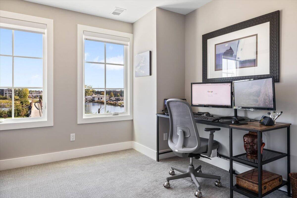 126 Mariners Cove St. Joseph, MI 49085 - Photo 32 of 53 43-EK2A6799