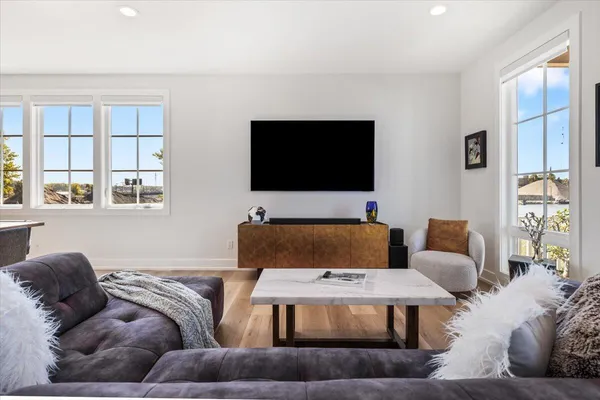 $1,100,000 | 126 Mariners Cove, St. Joseph, MI 49085