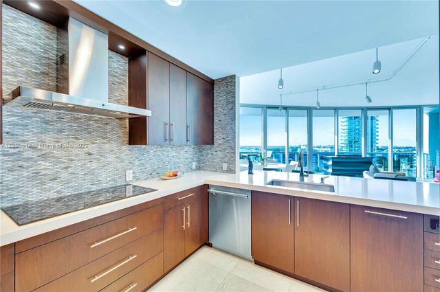$2,440,000 | 5959 Collins Avenue, Unit 1701, Miami Beach, FL 33140