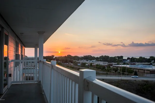 $749,999 | 800 Whitwam Drive, Unit 1 & 1A, St. Joseph, MI 49085
