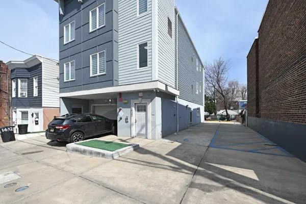 $2,950 | 1432 46th Street, Unit 2, North Bergen, NJ 07047