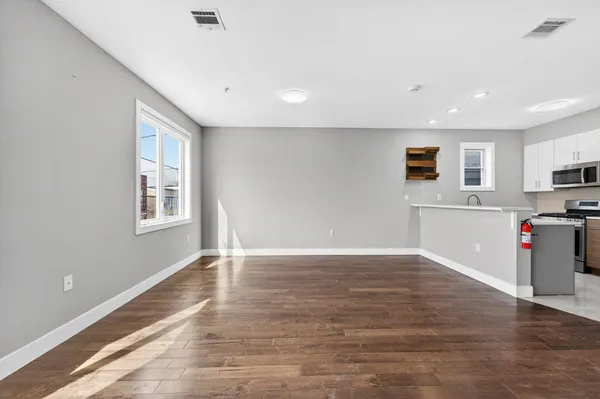 $2,950 | 1432 46th Street, Unit 2, North Bergen, NJ 07047