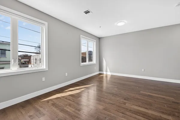 $2,950 | 1432 46th Street, Unit 2, North Bergen, NJ 07047